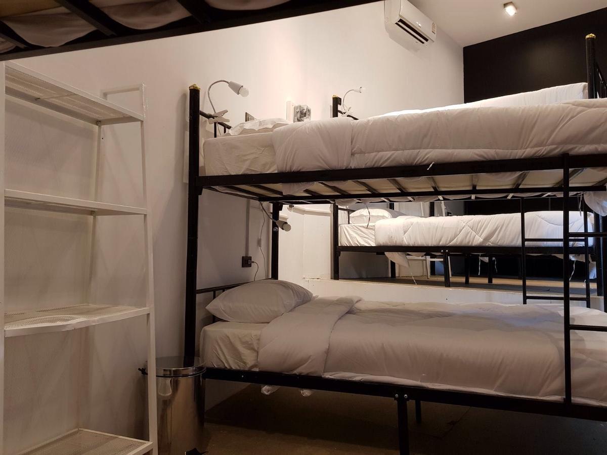 Paradise Beach Backpackers Hostel Patong Екстериор снимка